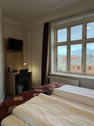 Tek Büyük veya İki Ayrı Yataklı Oda