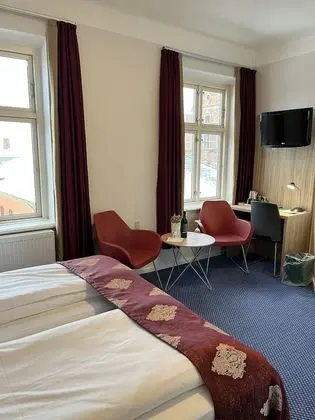 Tek Büyük veya İki Ayrı Yataklı Oda