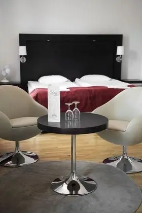 Deluxe Tek Büyük Yataklı Oda (Pool access included)
