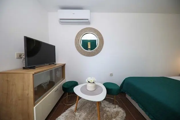 Villa (Four Bedroom Villa with Pool and Beac)