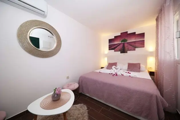 Villa (Four Bedroom Villa with Pool and Beac)