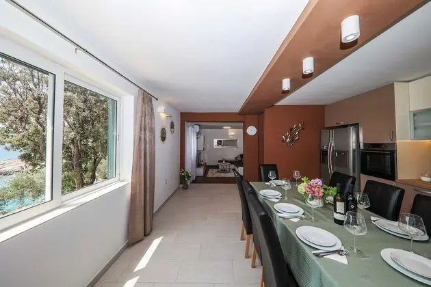 Villa (Four Bedroom Villa with Pool and Beac)