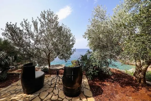 Villa (Four Bedroom Villa with Pool and Beac)