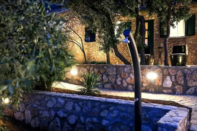 Villa (Four Bedroom Villa with Pool and Beac)