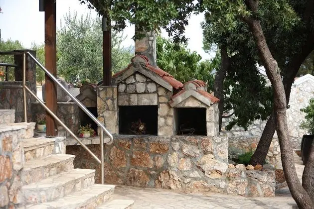 Villa (Four Bedroom Villa with Pool and Beac)