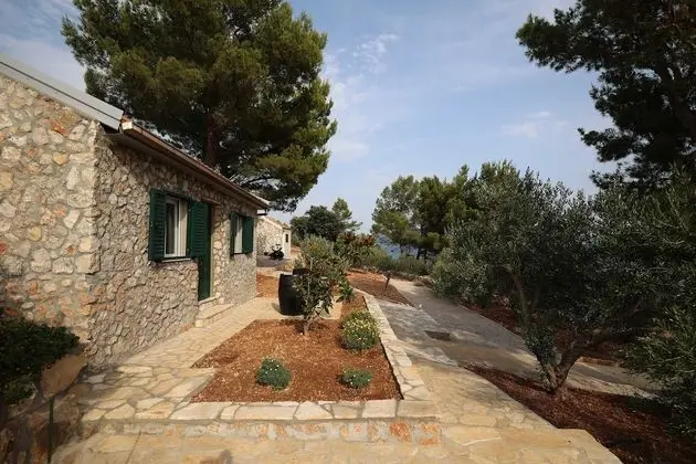 Villa (Four Bedroom Villa with Pool and Beac)