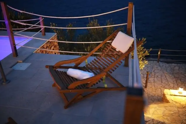 Villa (Four Bedroom Villa with Pool and Beac)