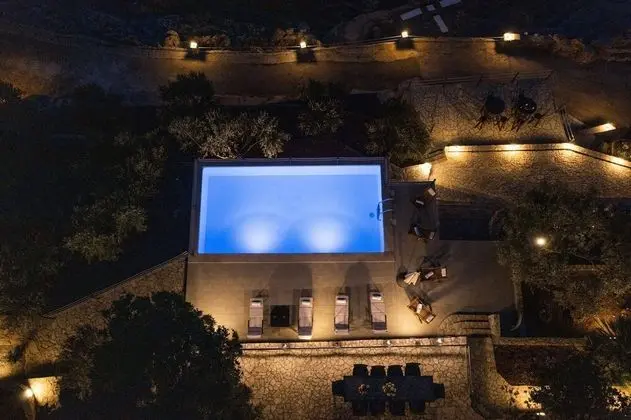 Villa (Four Bedroom Villa with Pool and Beac)