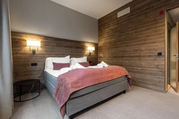 Basic Tek Büyük Yataklı Oda