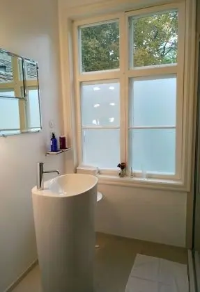 Tek Büyük veya İki Ayrı Yataklı Oda, Ortak Banyo