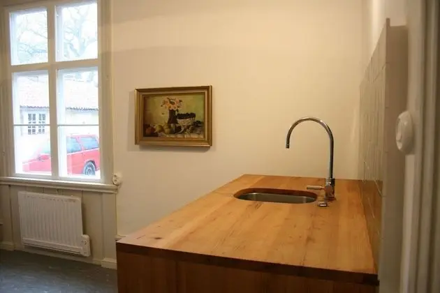 Tek Büyük veya İki Ayrı Yataklı Oda, Ortak Banyo