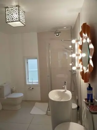 Tek Büyük Yataklı Oda, Ortak Banyo (Annex)