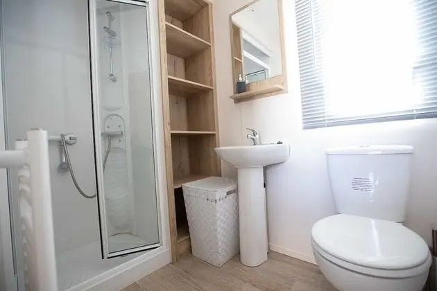 Karavan, Banyolu/Duşlu (Willenhall Lodge 8 Berth)