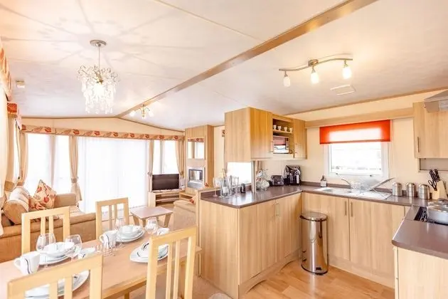 Karavan, Özel Banyo (6 Berth)