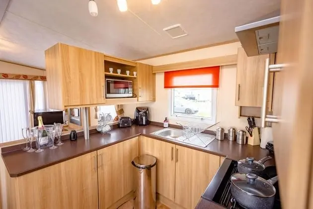 Karavan, Özel Banyo (6 Berth)
