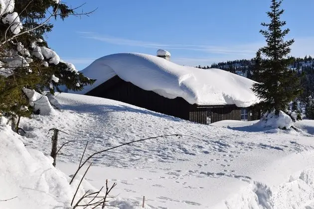 Traditional Kulübe (Liaraket 32)