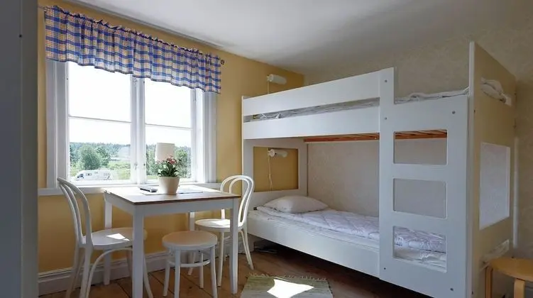 Dört Kişilik Oda, Ortak Banyo