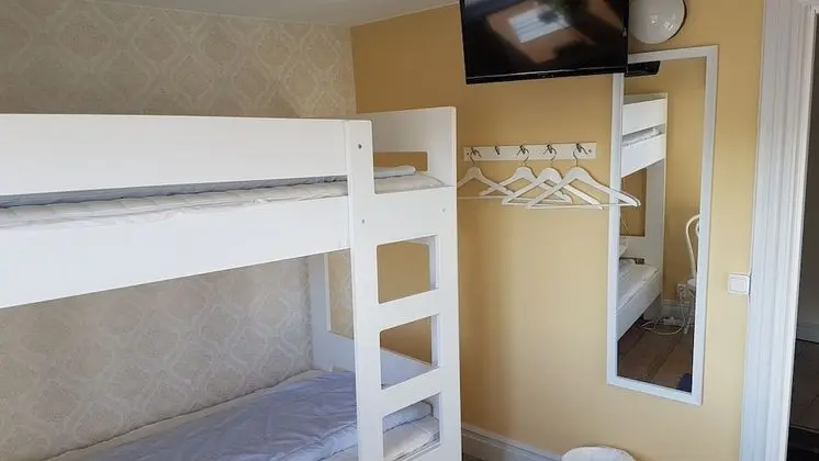 Dört Kişilik Oda, Ortak Banyo (3)