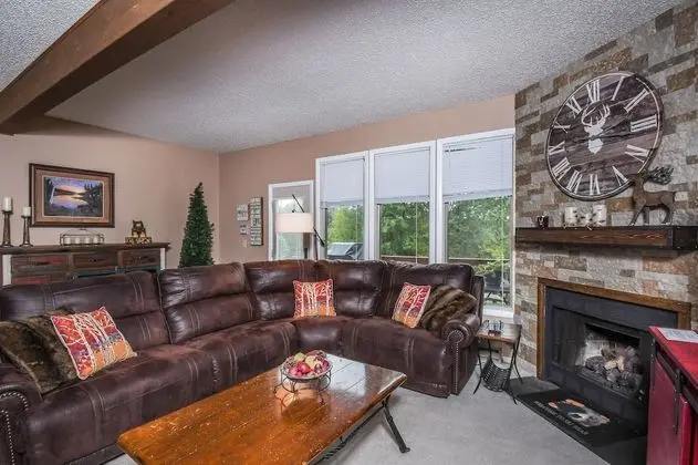 Ev, Birden Çok Yatak, Sıcak Su Havuzu