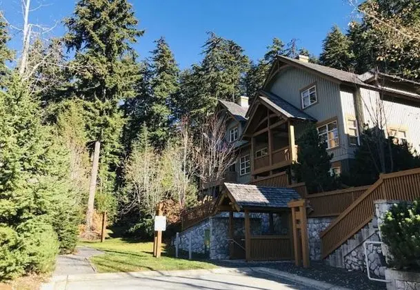 Sıra Ev, Birden Çok Yatak (Ski in/ Ski out Minutes from Village,)