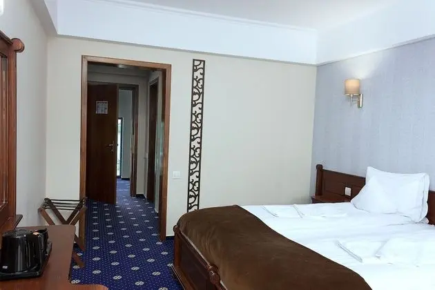 Tek Büyük veya İki Ayrı Yataklı Oda, Balkon