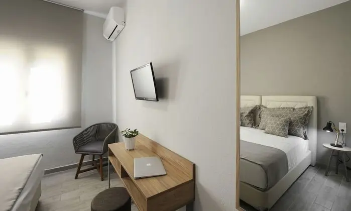 Tek Büyük veya İki Ayrı Yataklı Oda (No Balcony)