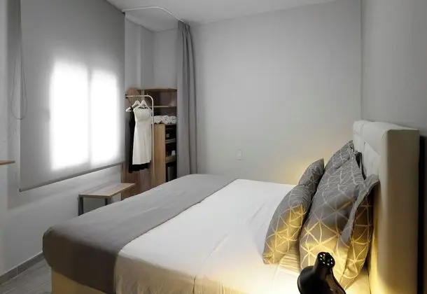 Tek Büyük veya İki Ayrı Yataklı Oda (No Balcony)