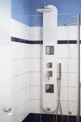 Standard Tek Büyük veya İki Ayrı Yataklı Oda, Havuz Manzaralı