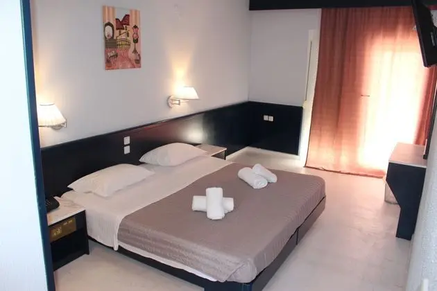 1 Çift Kişilik Veya 2 Tek Kişilik Yatak Superior Side Sea View