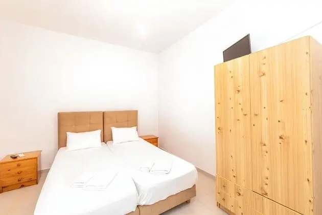 Economy Stüdyo, Teras