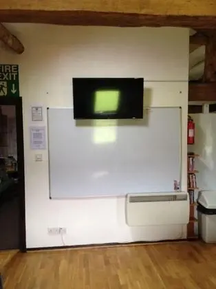 Standard Ev (Bunk Barn sleeps 20 - 5 bedrooms)
