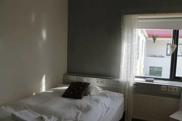 Tek Kişilik Oda, Ortak Banyo