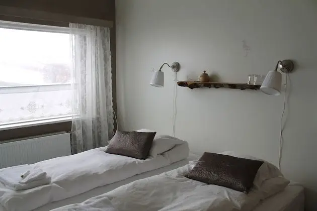 Üç Kişilik Oda, Ortak Banyo