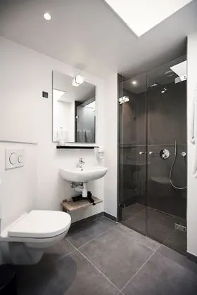 Business Oda, 1 En Büyük (King) Boy Yatak, Küvet, Şehir Manzaralı