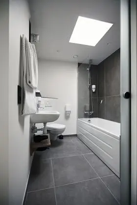 Business Oda, 1 En Büyük (King) Boy Yatak, Küvet, Şehir Manzaralı