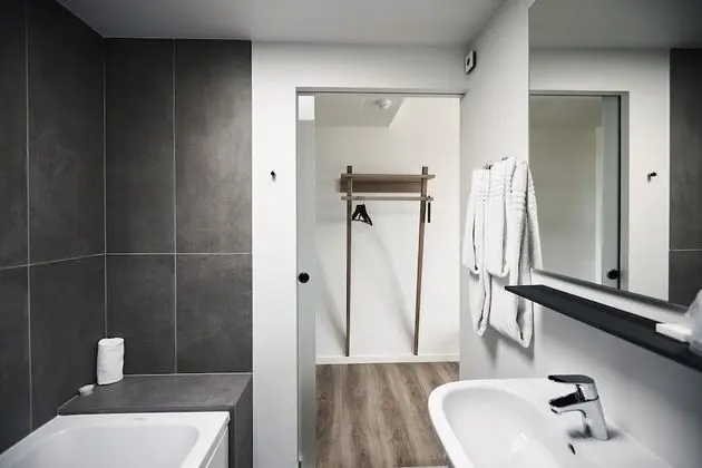 Business Oda, 1 En Büyük (King) Boy Yatak, Küvet, Şehir Manzaralı