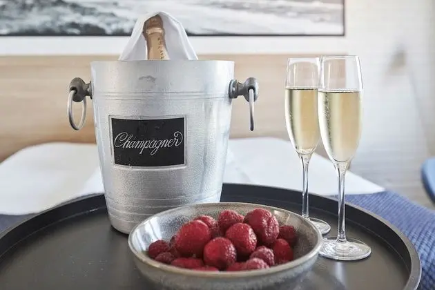 Standard Oda, 1 En Büyük (King) Boy Yatak, Engellilere Uygun, Şehir Manzaralı