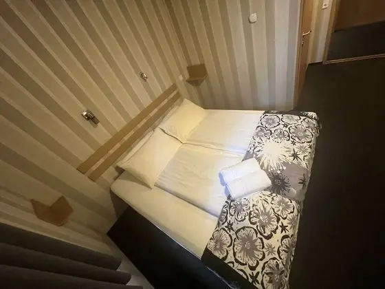 Tek Büyük veya İki Ayrı Yataklı Oda, Dağ Manzaralı
