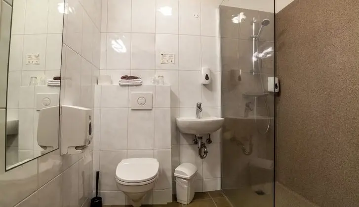 Tek Büyük veya İki Ayrı Yataklı Oda, Dağ Manzaralı
