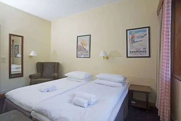 Tek Büyük Yataklı Oda, 2 Tek Kişilik Yatak (Above restaurant & pub)