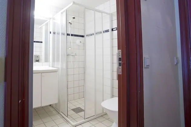 Tek Büyük Yataklı Oda, 2 Tek Kişilik Yatak (Above restaurant & pub)