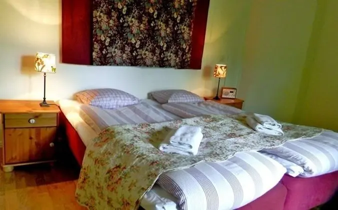 İki Ayrı Yataklı Oda, Ortak Banyo (B&B)