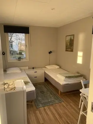 İki Ayrı Yataklı Oda, Ortak Banyo (Hostel, bed sheets are not provided)