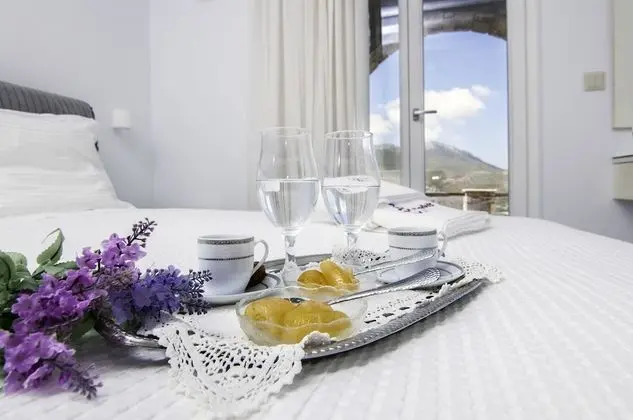 Üç Kişilik Oda, Deniz Manzaralı