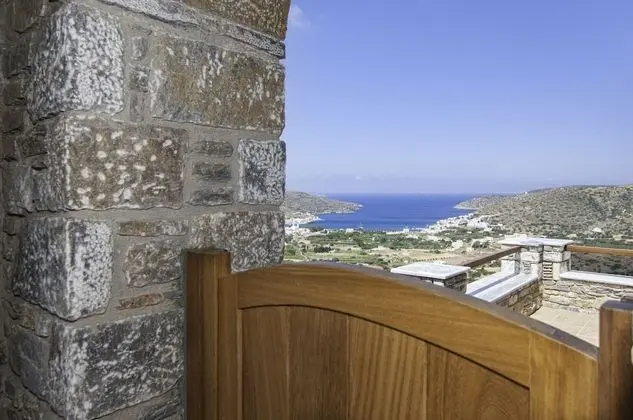 Üç Kişilik Oda, Deniz Manzaralı