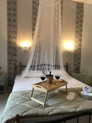 Basic Tek Büyük veya İki Ayrı Yataklı Oda