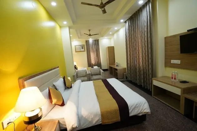Deluxe Family Room