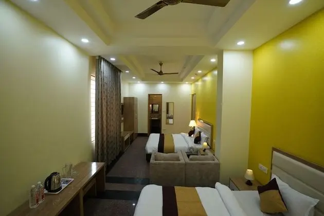 Deluxe Family Room
