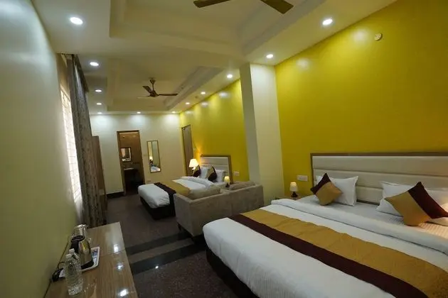 Deluxe Family Room
