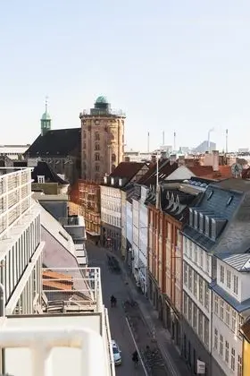 Deluxe Tek Büyük Yataklı Oda, Şehir Manzaralı (Skyline King)